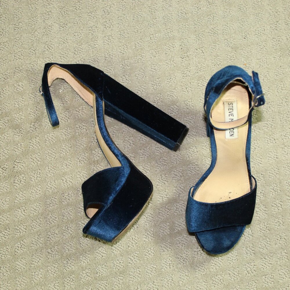 Steve Madden Gonzo Women's Size 9.5M Blue Velvet Heels